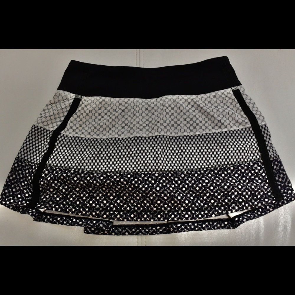 RARE lululemon size 2 skirt